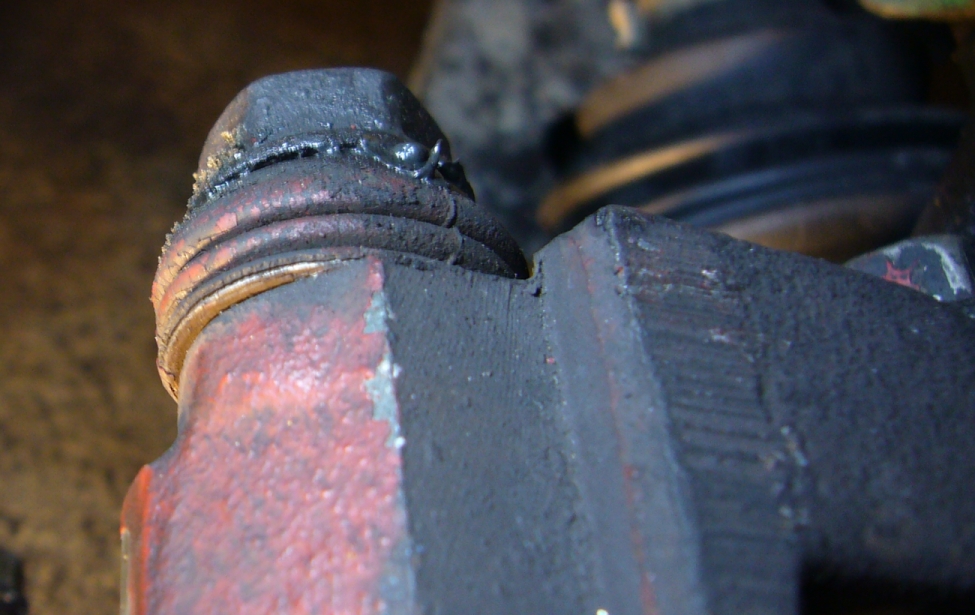 How to extract a rusted or frozen brake caliper guide pin MKRD.info